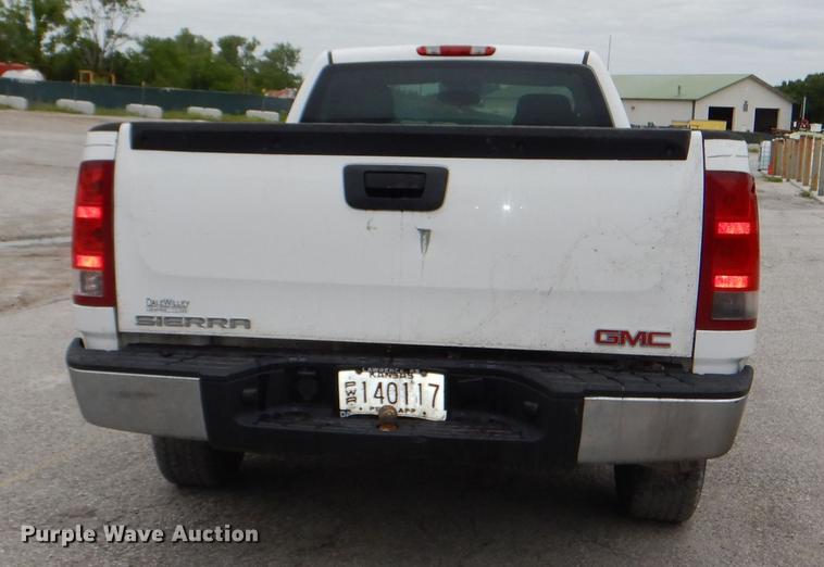image for item DE3555 2008 GMC Sierra 1500 pickup truck