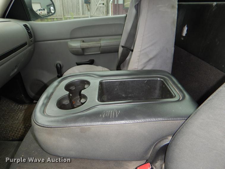 image for item DE3555 2008 GMC Sierra 1500 pickup truck