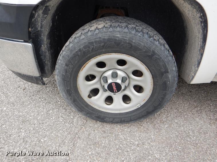 image for item DE3555 2008 GMC Sierra 1500 pickup truck