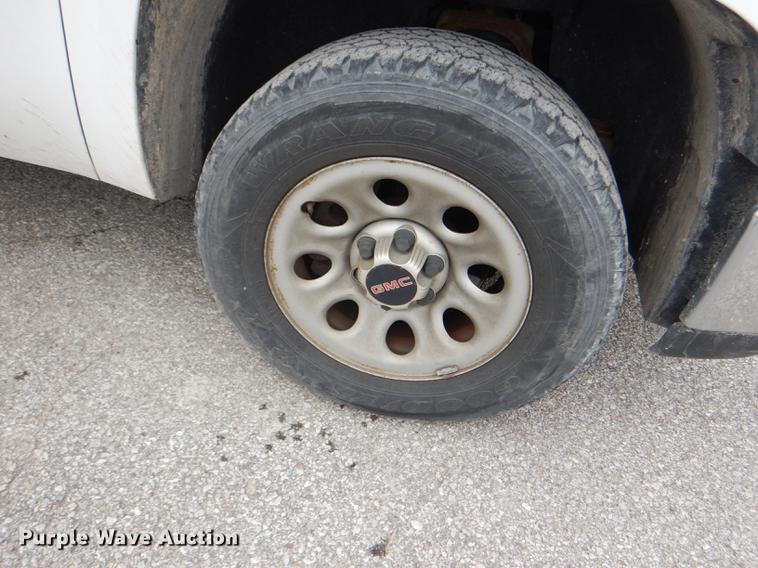 image for item DE3555 2008 GMC Sierra 1500 pickup truck