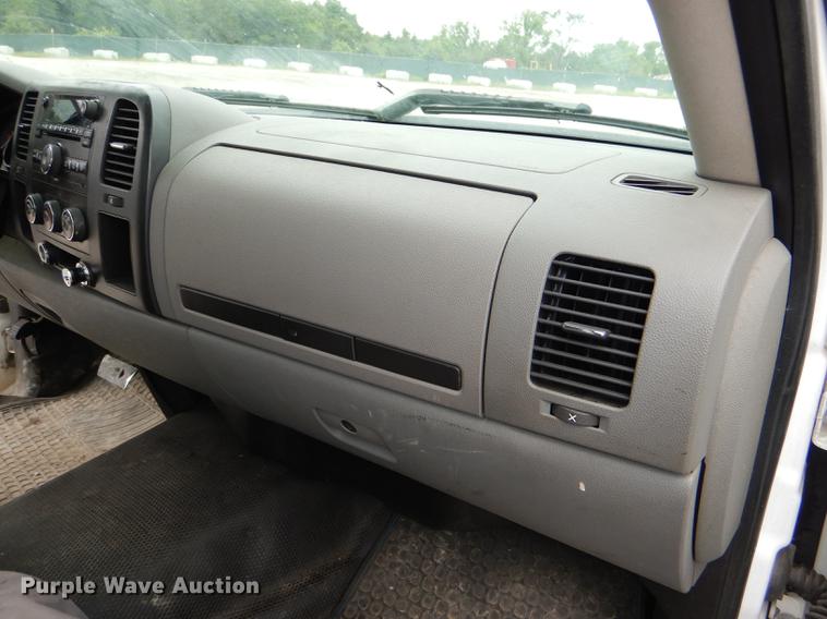 image for item DE3555 2008 GMC Sierra 1500 pickup truck