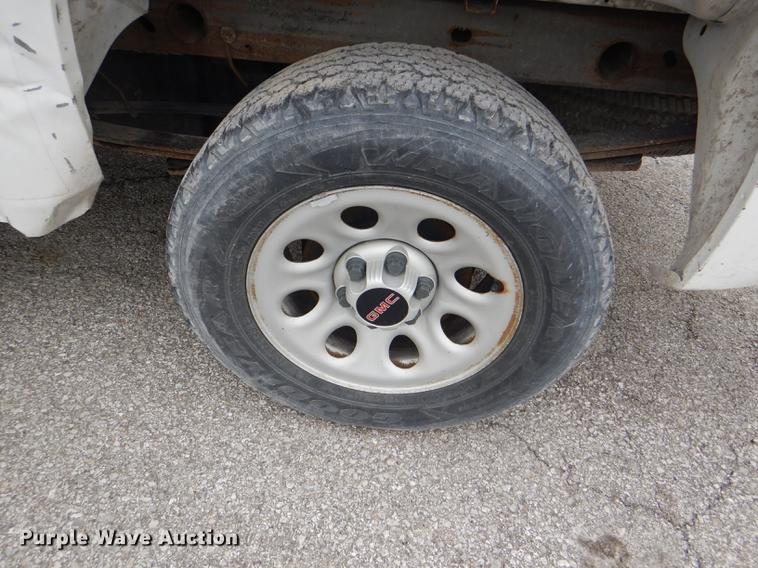 image for item DE3555 2008 GMC Sierra 1500 pickup truck