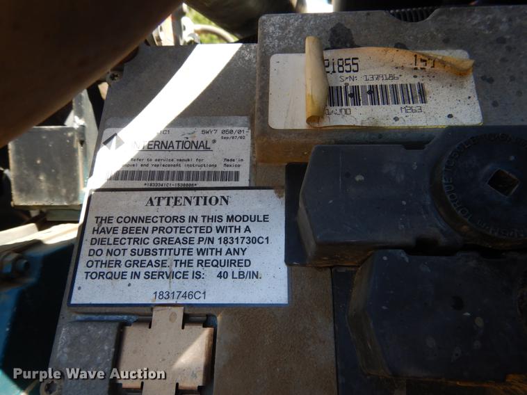 image for item DE3928 International DT466E six cylinder diesel engine