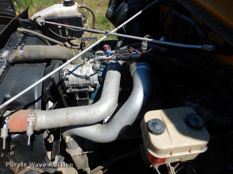 image for item DE3928 International DT466E six cylinder diesel engine