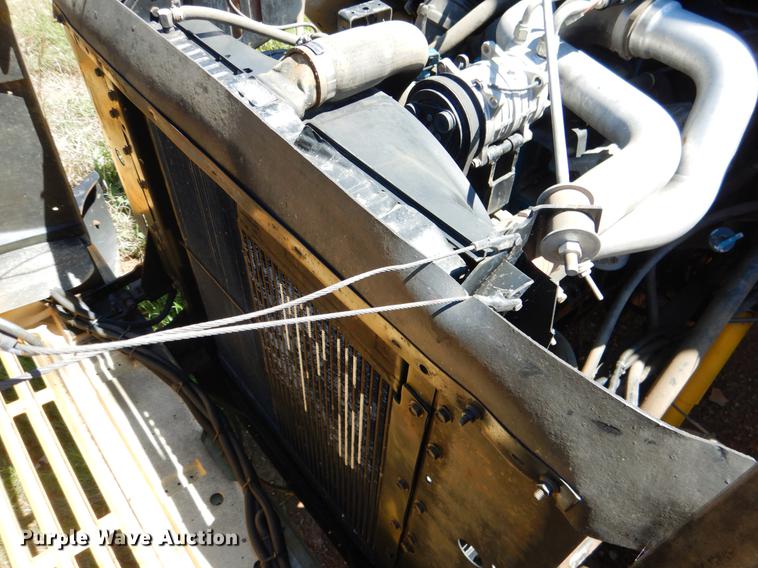 image for item DE3928 International DT466E six cylinder diesel engine