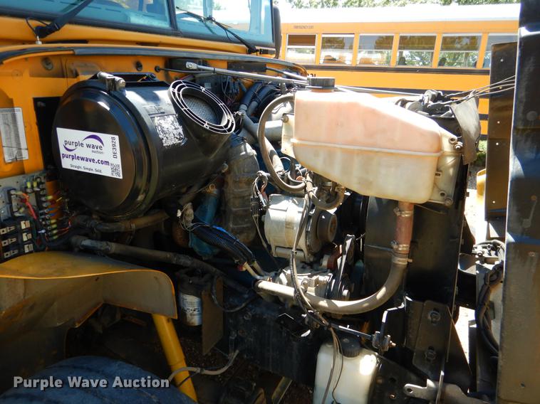 image for item DE3928 International DT466E six cylinder diesel engine