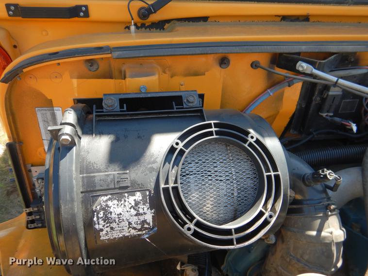 image for item DE3928 International DT466E six cylinder diesel engine