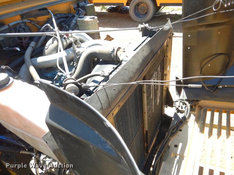 image for item DE3928 International DT466E six cylinder diesel engine