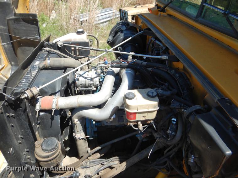 image for item DE3928 International DT466E six cylinder diesel engine