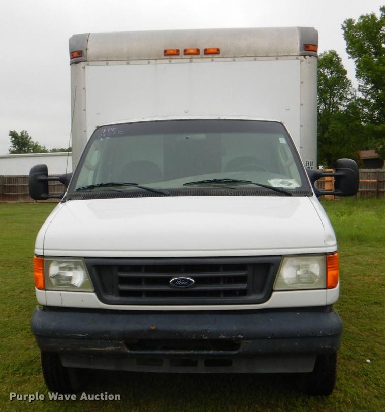 image for item DE3955 2006 Ford E350 Super Duty box van