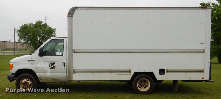 image for item DE3955 2006 Ford E350 Super Duty box van