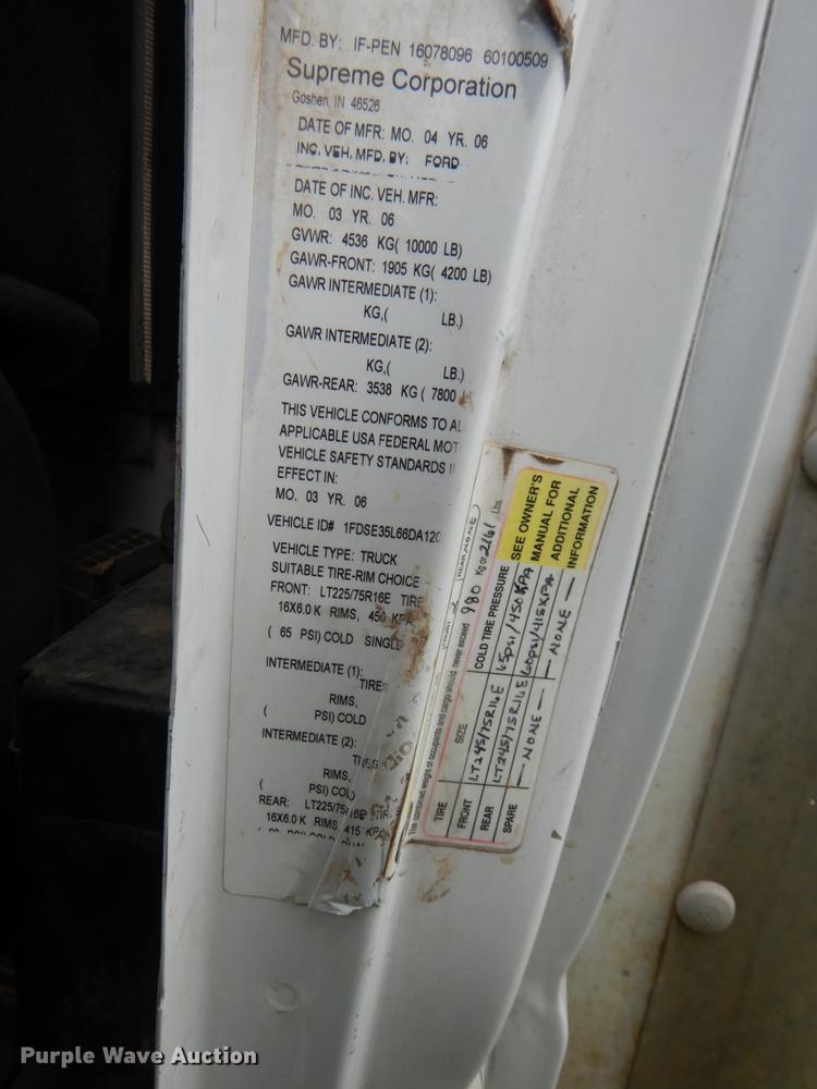 image for item DE3955 2006 Ford E350 Super Duty box van