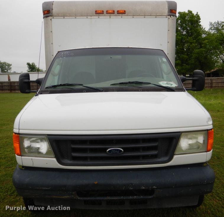 image for item DE3955 2006 Ford E350 Super Duty box van