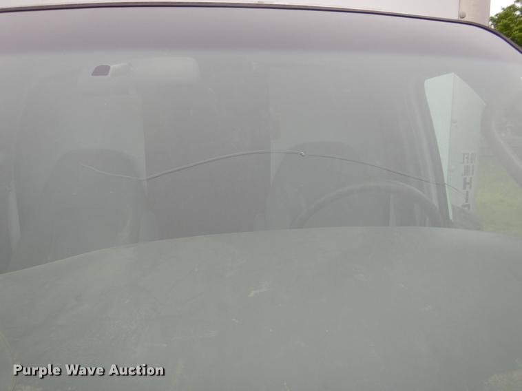 image for item DE3955 2006 Ford E350 Super Duty box van