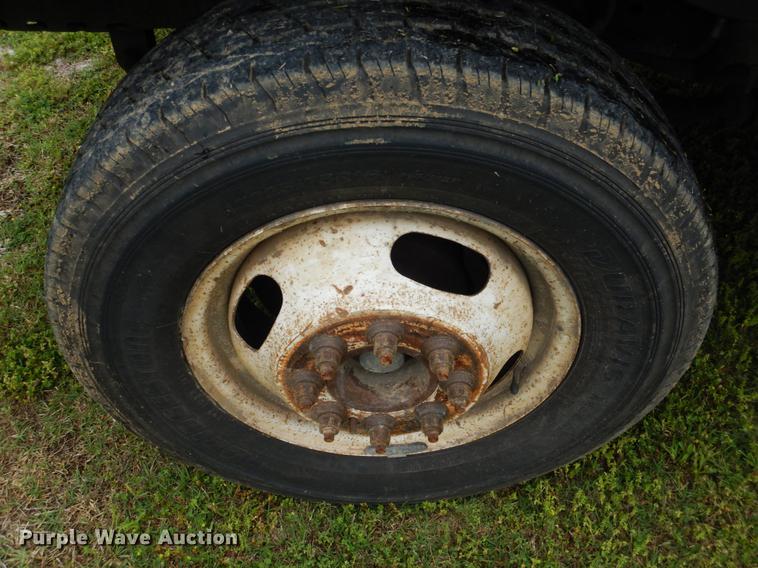 image for item DE3955 2006 Ford E350 Super Duty box van