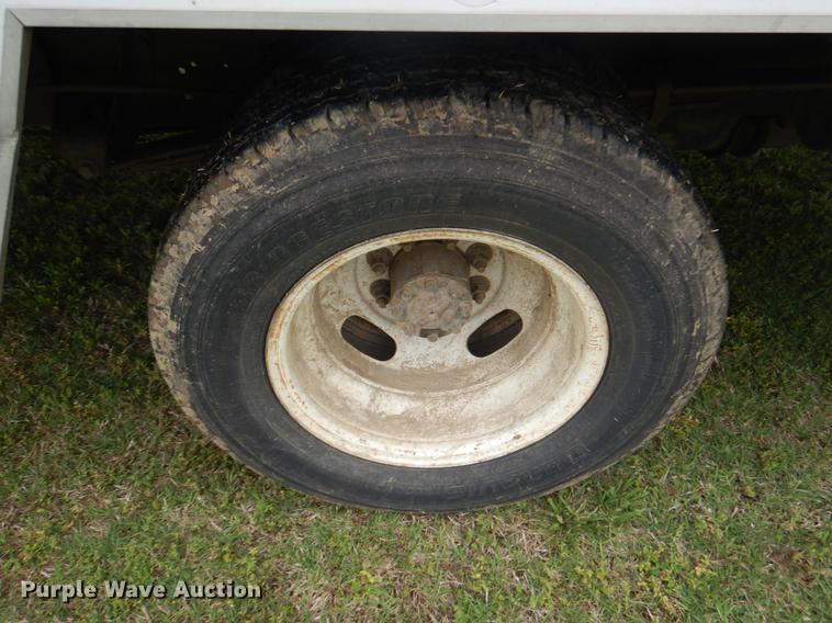 image for item DE3955 2006 Ford E350 Super Duty box van