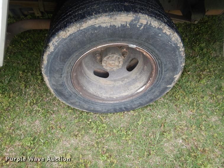 image for item DE3955 2006 Ford E350 Super Duty box van