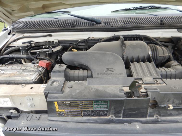 image for item DE3955 2006 Ford E350 Super Duty box van