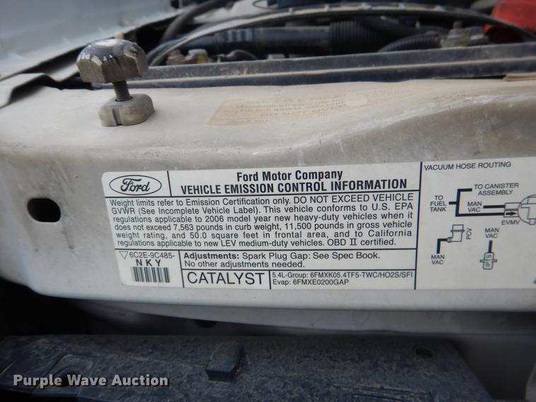 image for item DE3955 2006 Ford E350 Super Duty box van