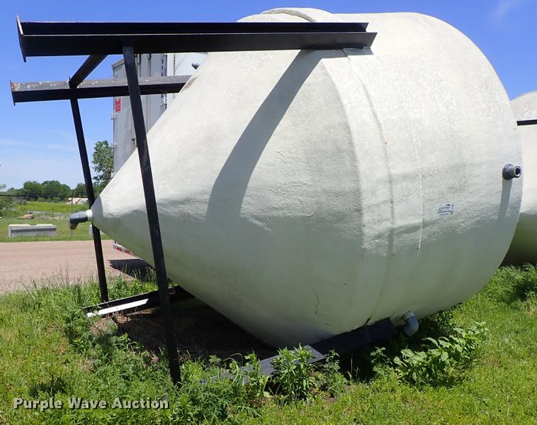 image for item DE5357 Fiberglass tank