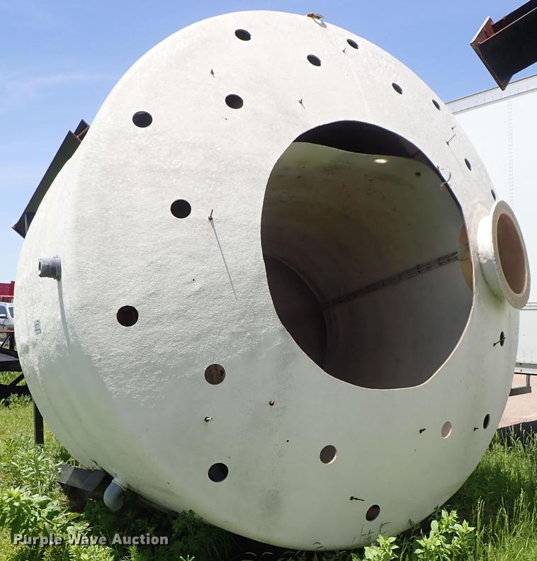 image for item DE5357 Fiberglass tank