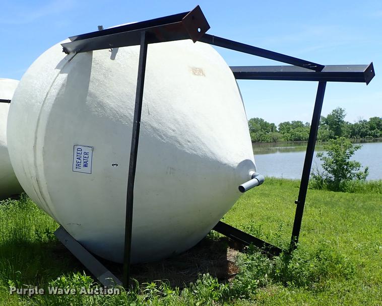 image for item DE5357 Fiberglass tank