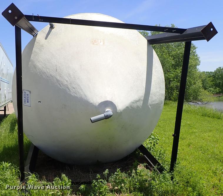 image for item DE5357 Fiberglass tank