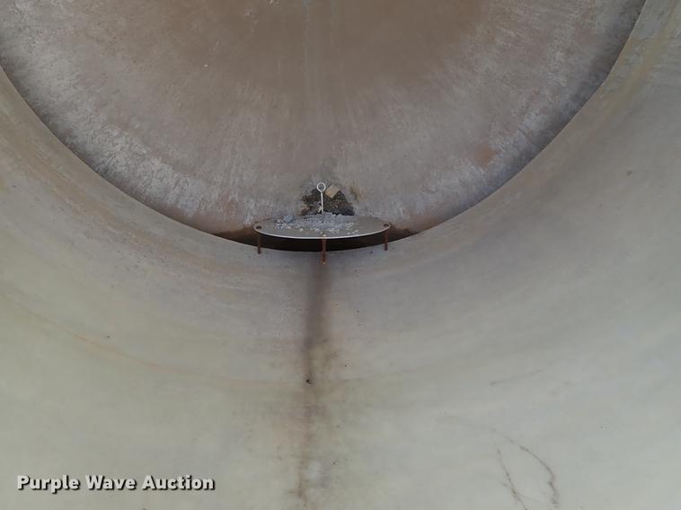 image for item DE5357 Fiberglass tank