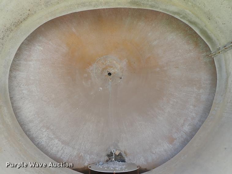 image for item DE5357 Fiberglass tank