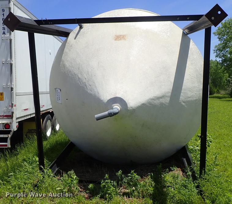 image for item DE5357 Fiberglass tank