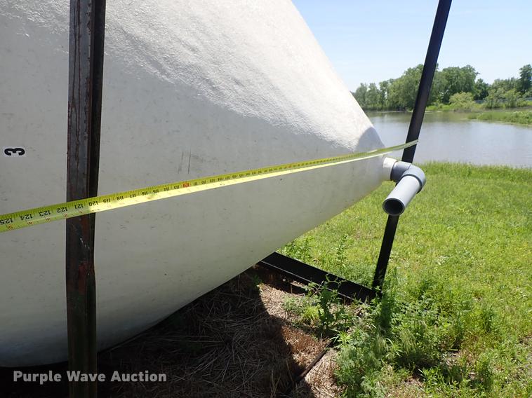 image for item DE5357 Fiberglass tank