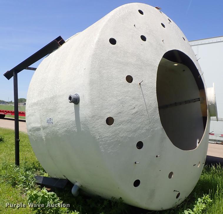 image for item DE5357 Fiberglass tank