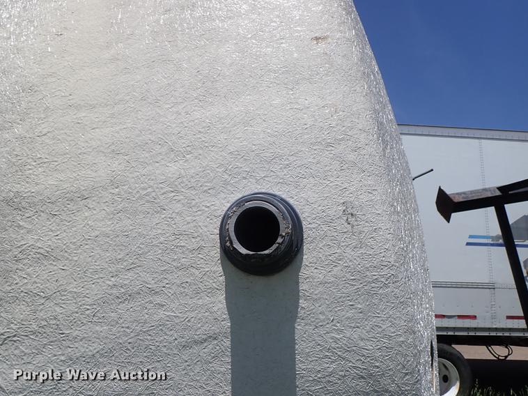 image for item DE5357 Fiberglass tank