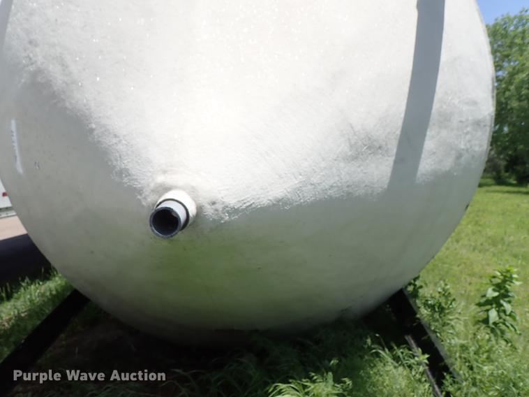 image for item DE5358 Fiberglass tank