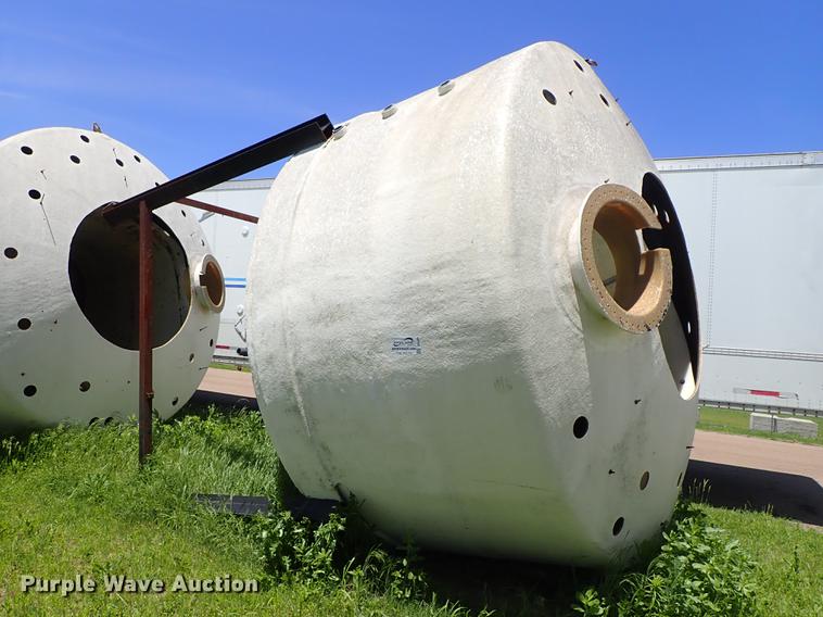 image for item DE5359 Fiberglass tank