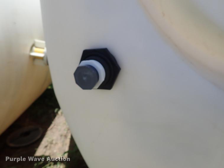 image for item DE5361 Poly tank