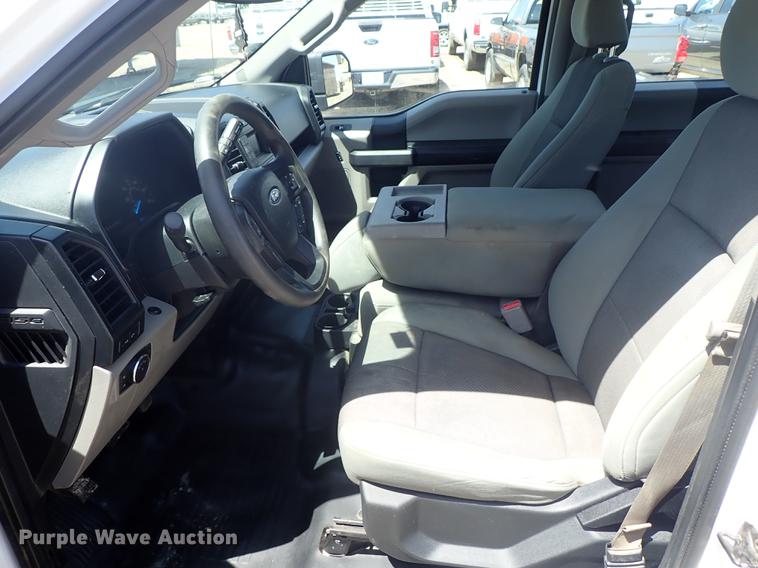 image for item DE5365 2015 Ford F150 Super Crew pickup truck