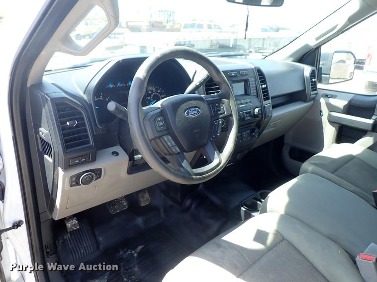 image for item DE5365 2015 Ford F150 Super Crew pickup truck