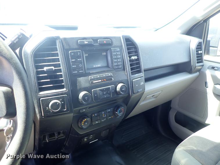 image for item DE5365 2015 Ford F150 Super Crew pickup truck