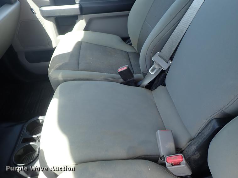 image for item DE5365 2015 Ford F150 Super Crew pickup truck