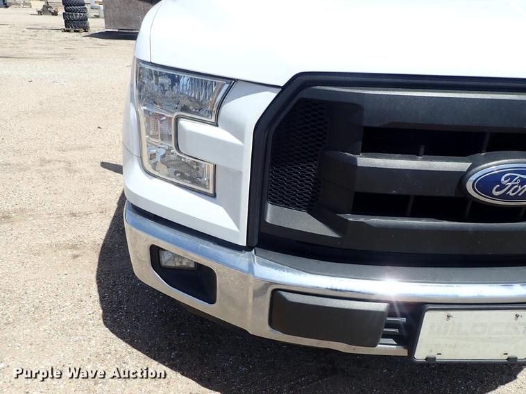 image for item DE5365 2015 Ford F150 Super Crew pickup truck