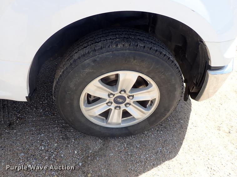 image for item DE5365 2015 Ford F150 Super Crew pickup truck