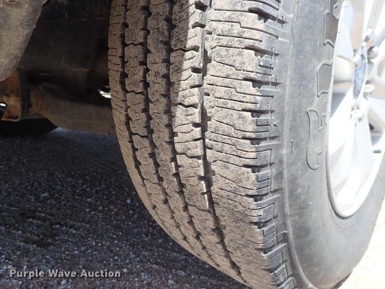 image for item DE5365 2015 Ford F150 Super Crew pickup truck