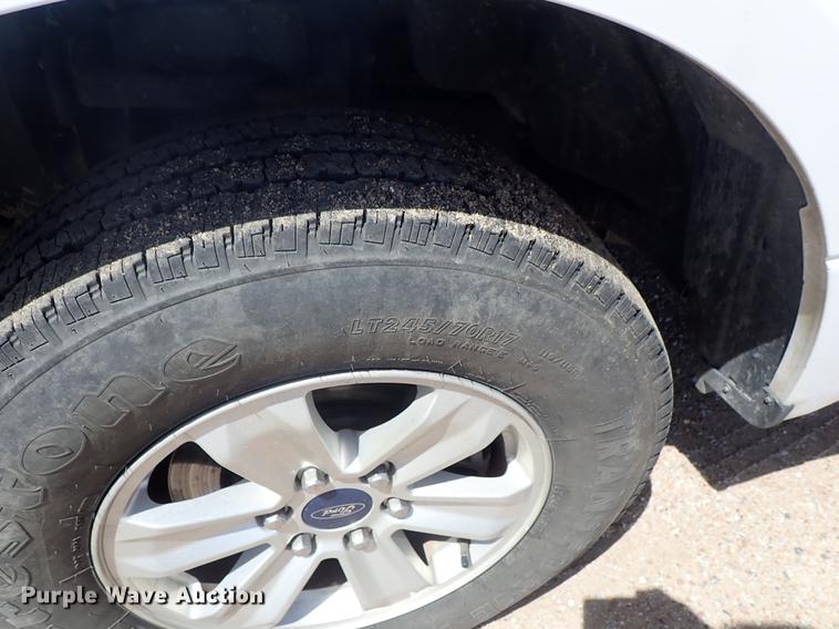 image for item DE5365 2015 Ford F150 Super Crew pickup truck