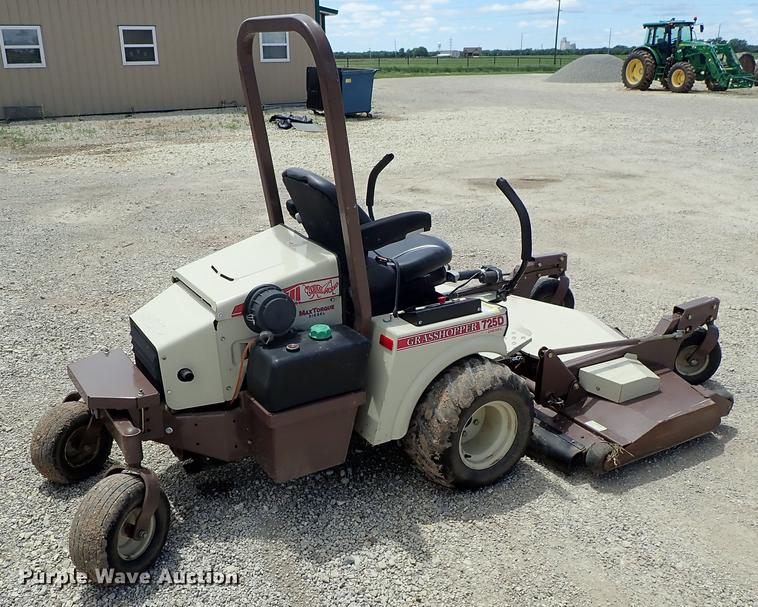 image for item DE5381 2015 Grasshopper 725D ZTR lawn mower