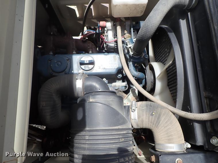 image for item DE5381 2015 Grasshopper 725D ZTR lawn mower