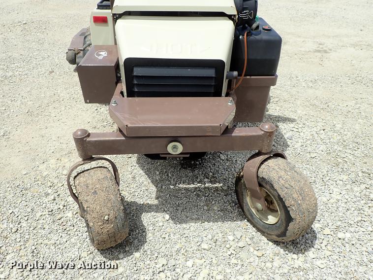 image for item DE5381 2015 Grasshopper 725D ZTR lawn mower