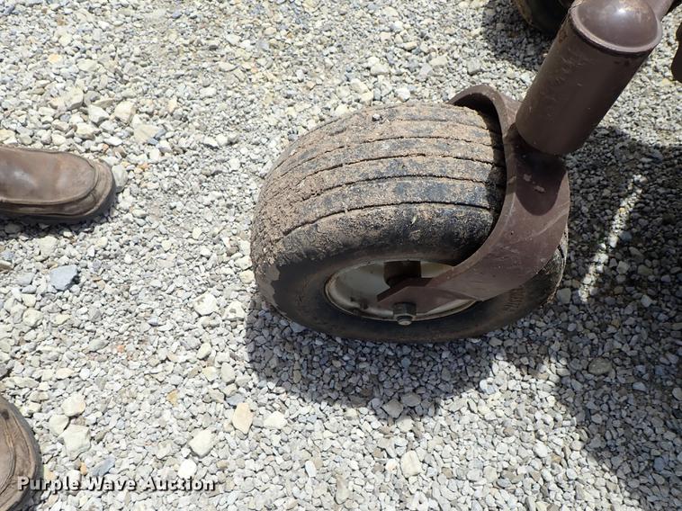 image for item DE5381 2015 Grasshopper 725D ZTR lawn mower