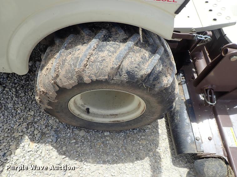 image for item DE5381 2015 Grasshopper 725D ZTR lawn mower