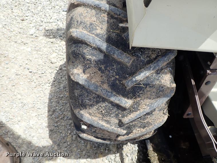 image for item DE5381 2015 Grasshopper 725D ZTR lawn mower